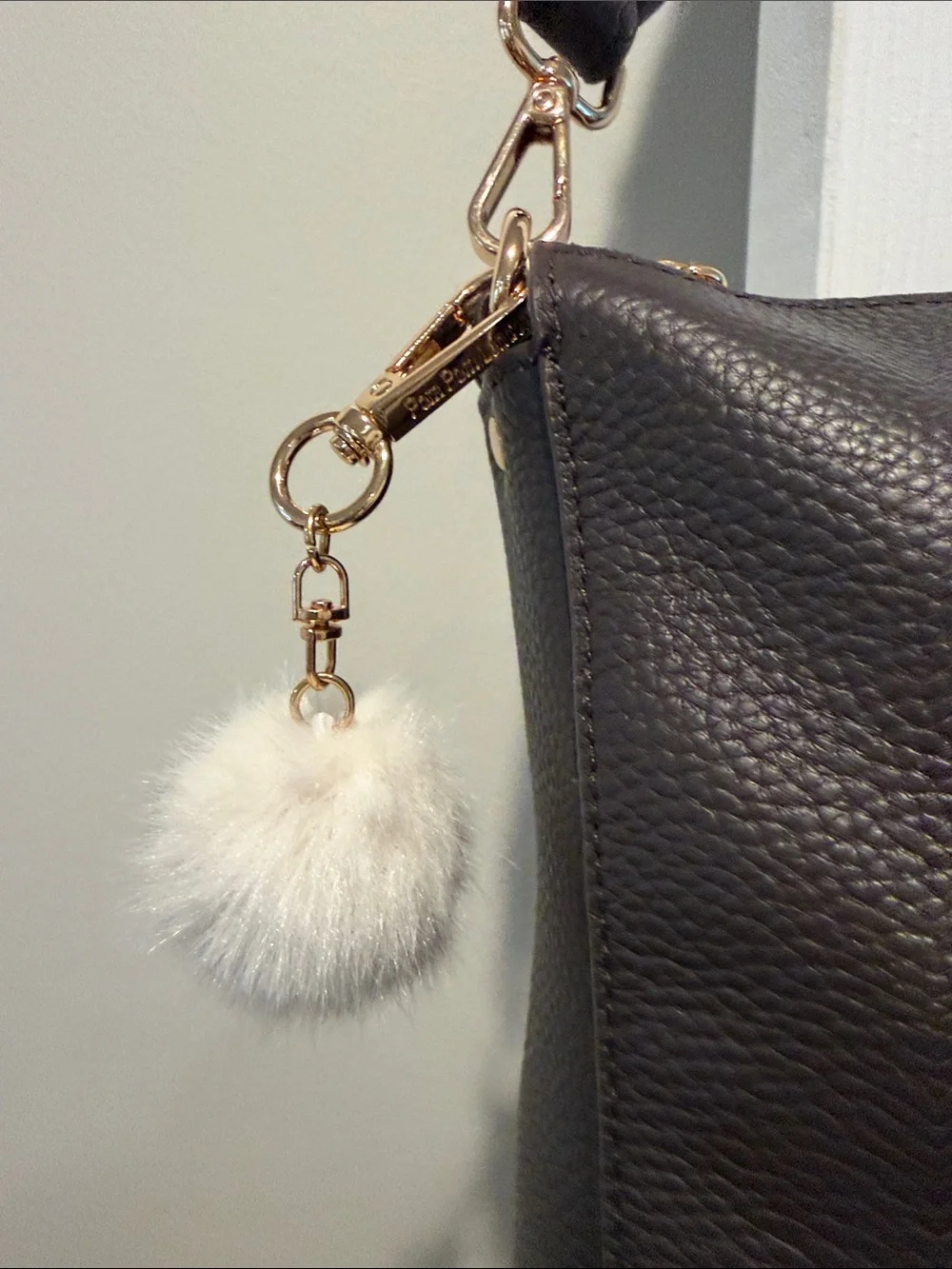Pom Pom London NWOT Women's Dark Brown Pebbled Crossbody Shoulder Bag with dust